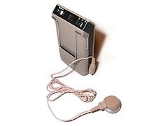 Apparecchi acustici a scatola