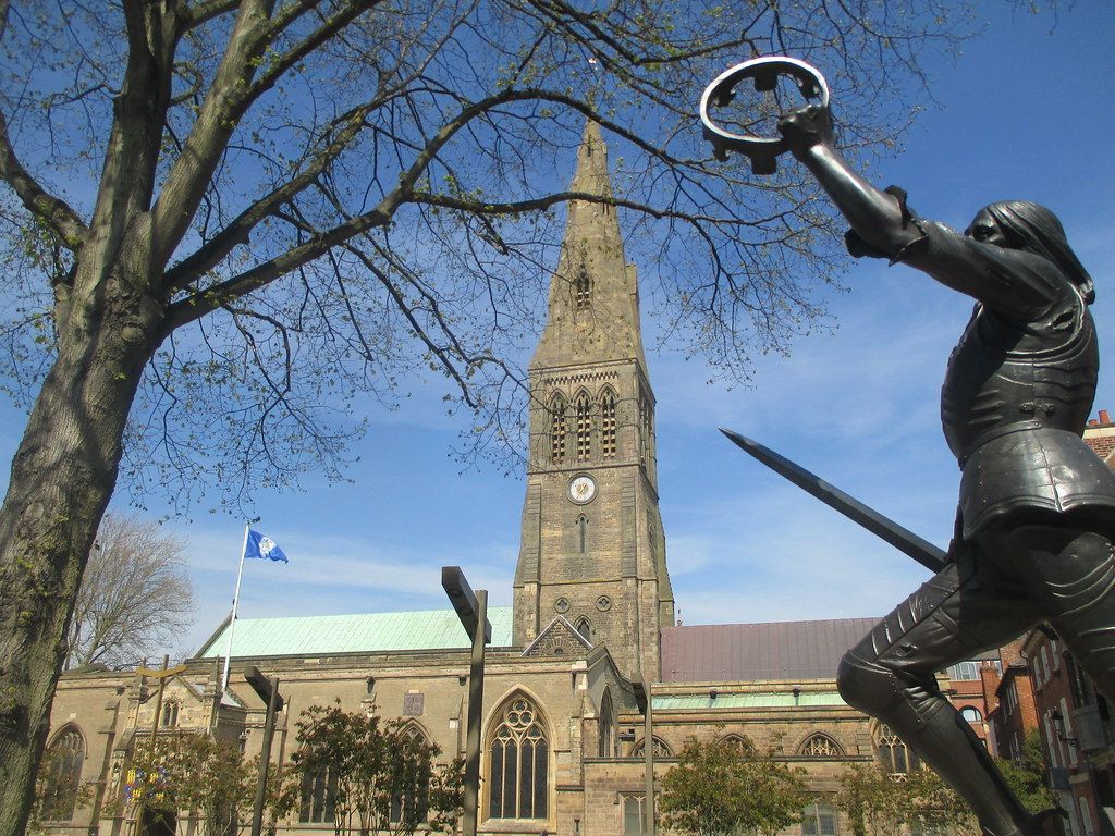 The Richard III statue in Leicester