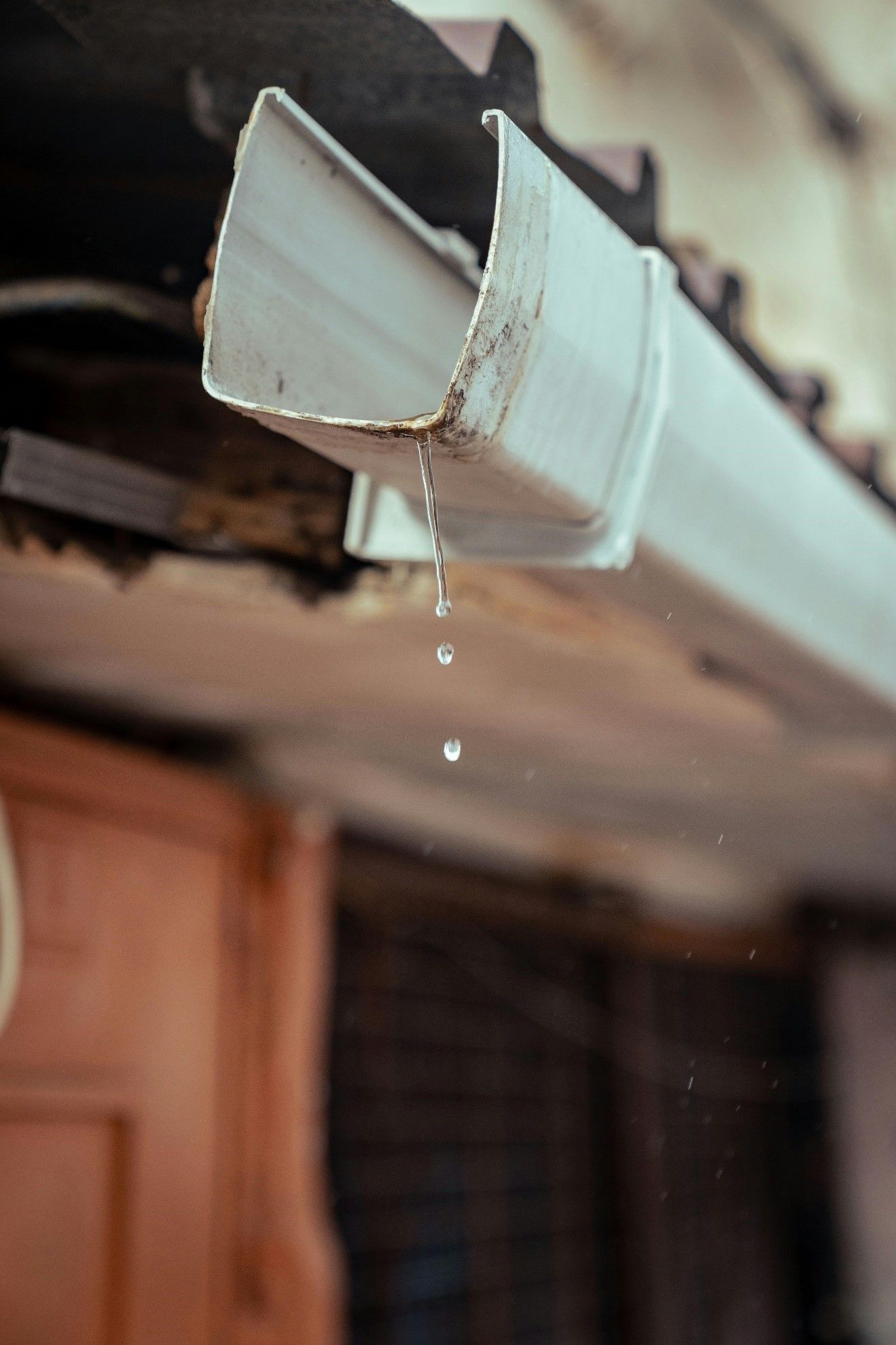 Leaking gutter