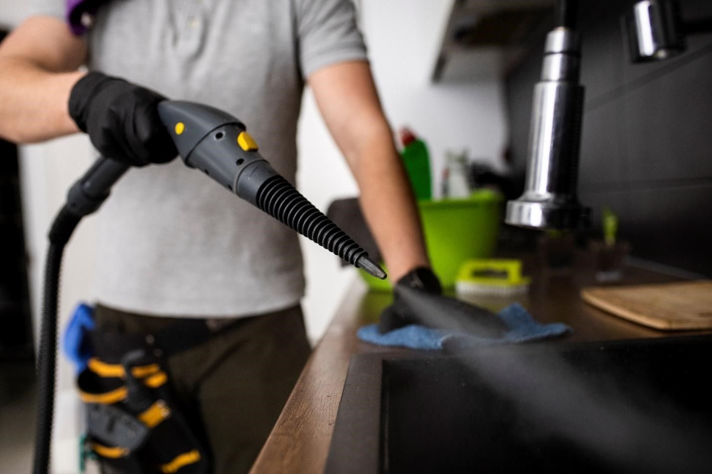 S     urface cleaning method