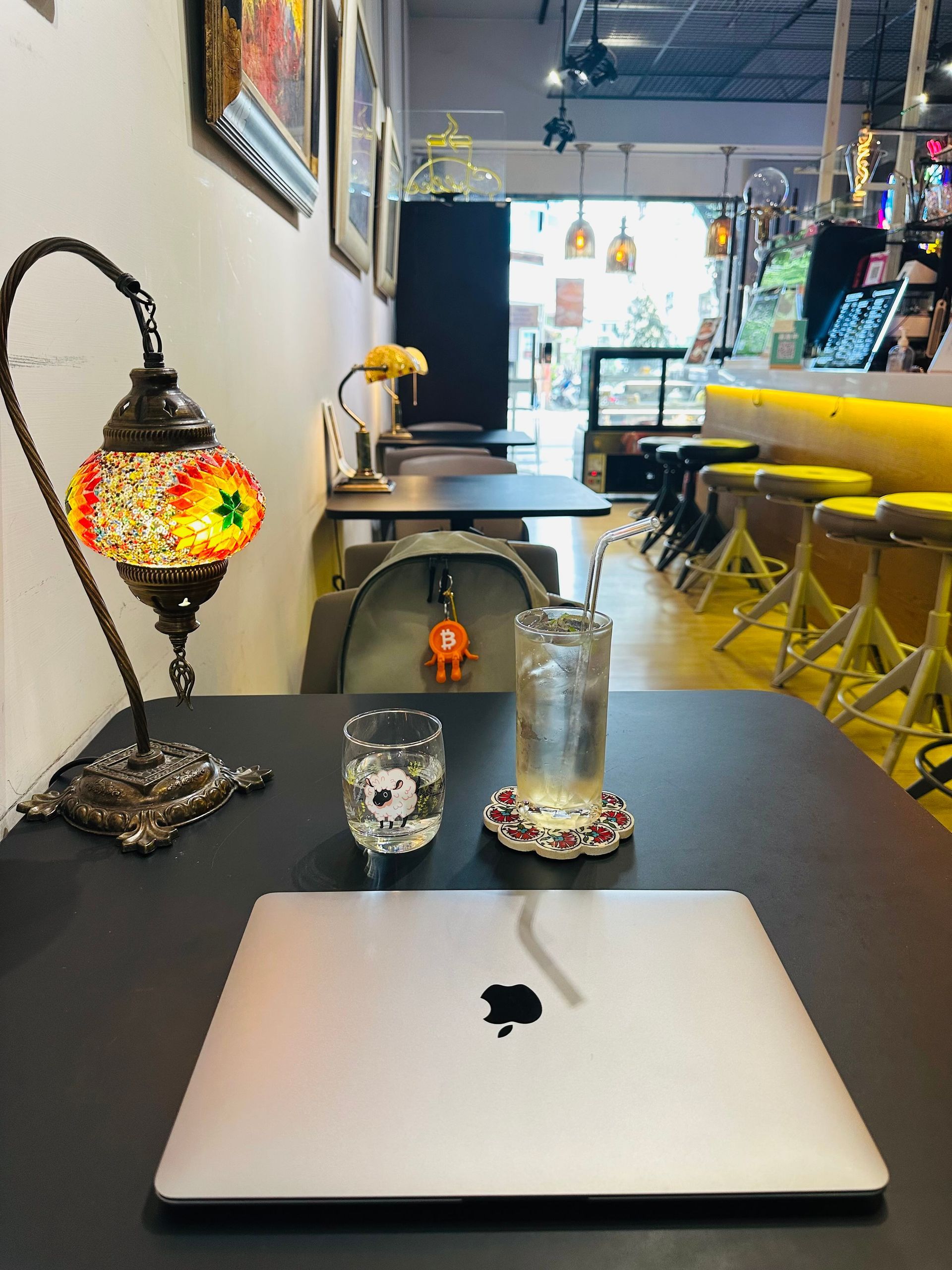 永和頂溪站咖啡廳,卡斯地畫廊咖啡 CASTiG Café