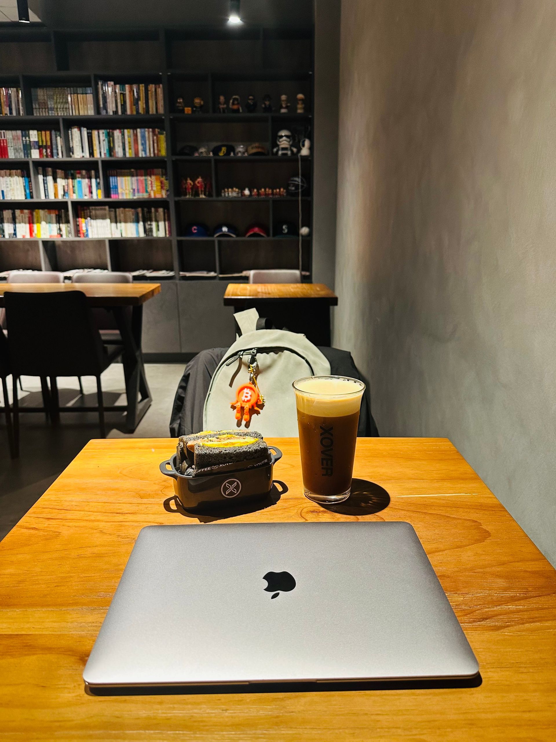 民權西路咖啡廳，COFFEE XOVER
