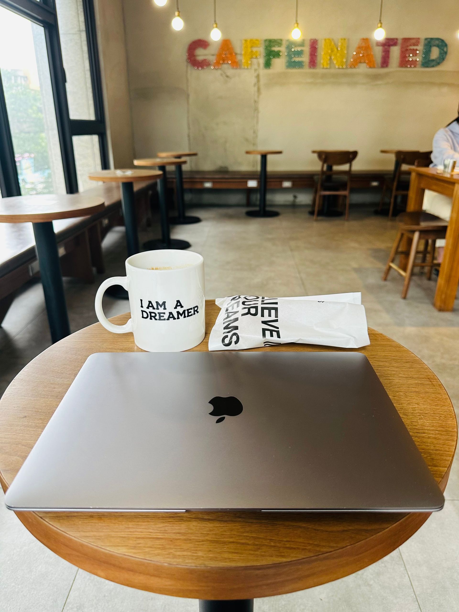 七張站咖啡廳,DREAMERS COFFEE ROASTERS 新店寶橋店