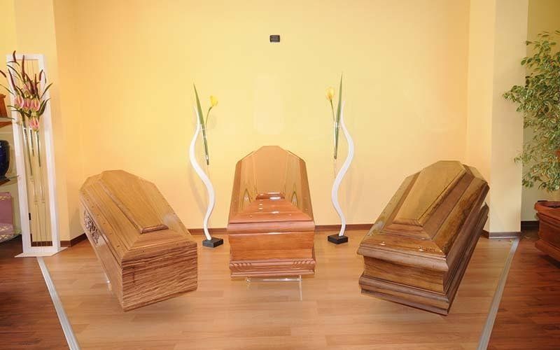 esposizione cofani funebri