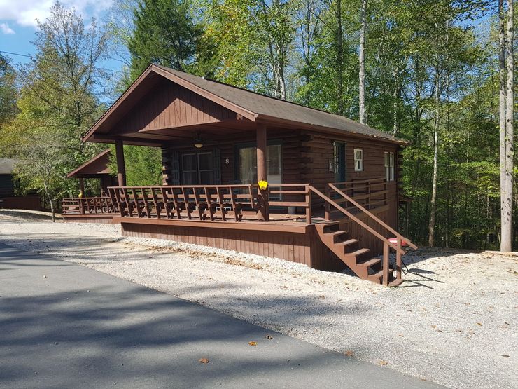 2 Bedroom Deluxe Cabins w/Hot Tub - French Lick Cabins at Patoka Lake ...