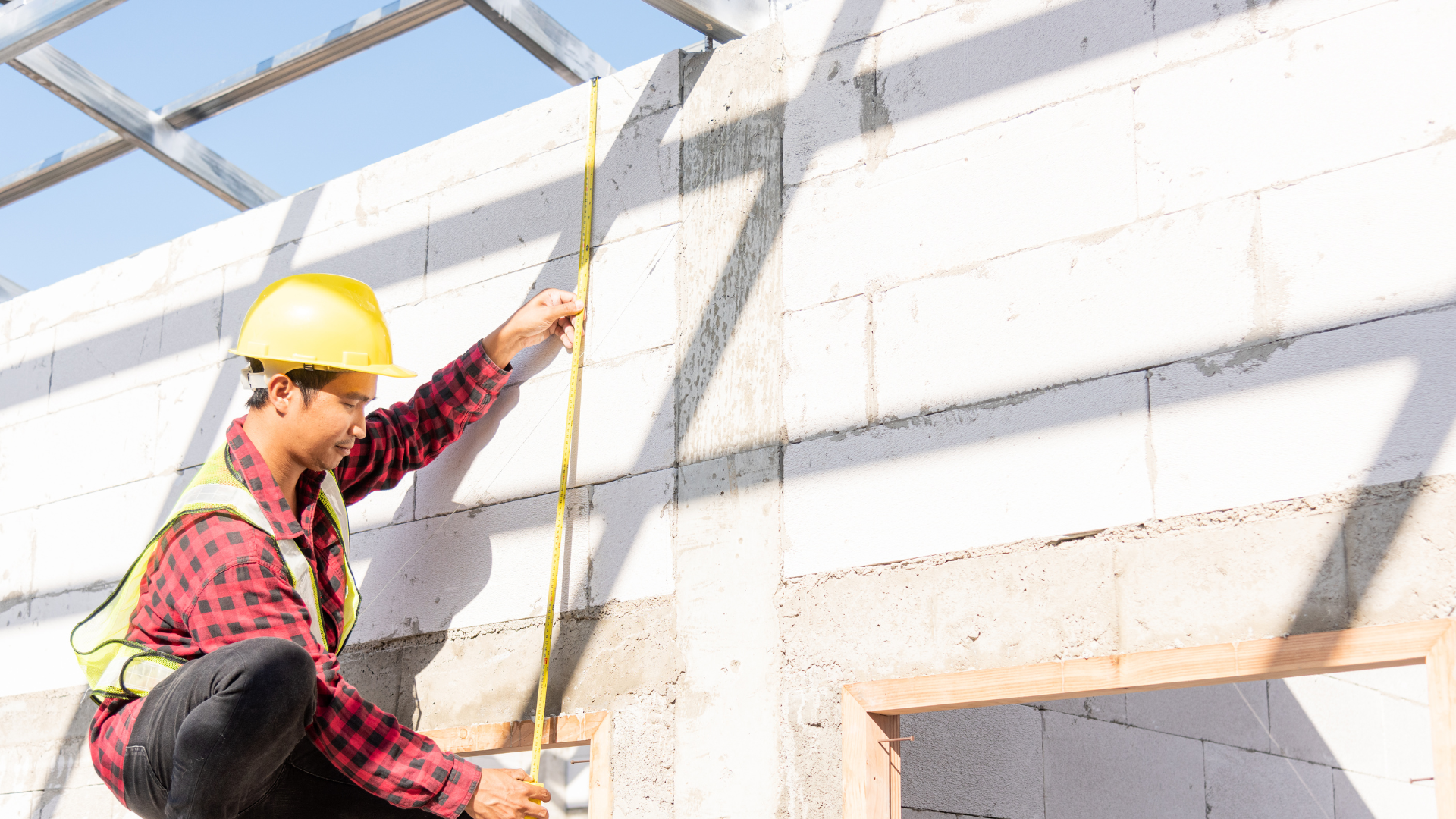 Roof Measurements Made Easy: Best Tech & Tools for Roofing Contractors