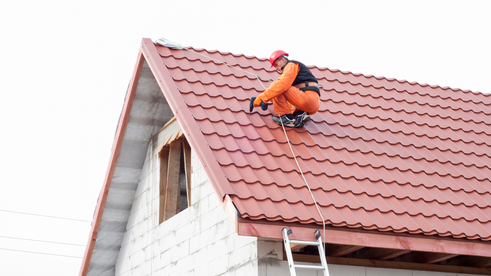Roofing Estimates That Win Jobs: Accuracy, Speed, and Tools Roofers Need   