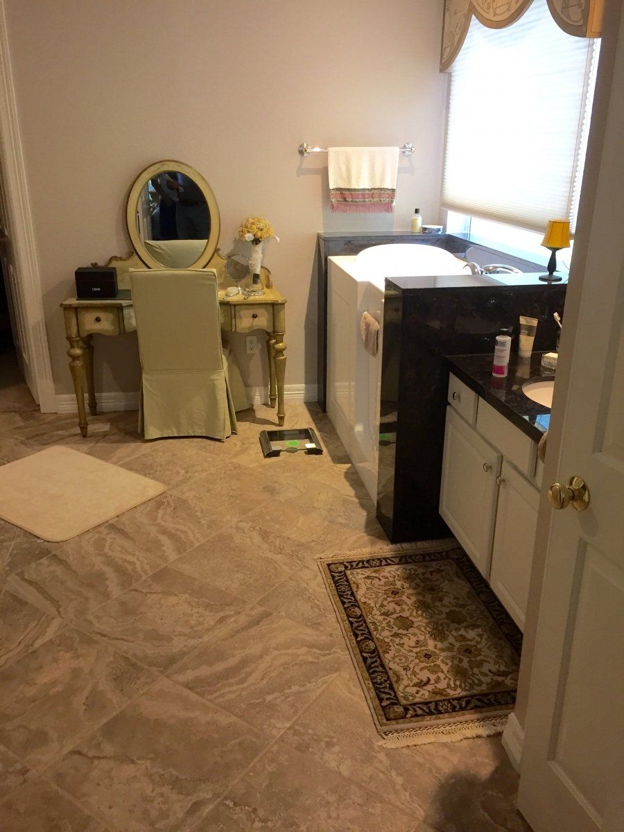 Residential Bathroom — Simple Bathroom in Stafford, TX