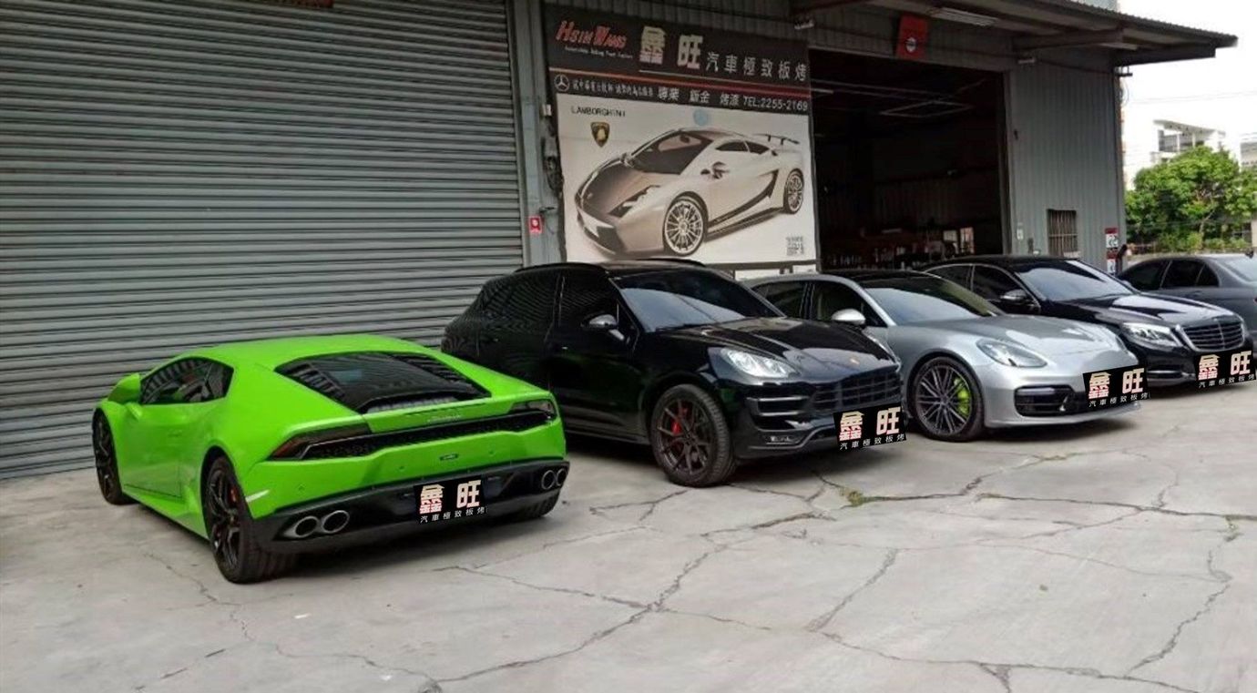 鑫旺汽車為專業極致鈑金烤漆廠，
位於台中市西區環中路3段58-19號
近台灣大道，74快速道路，朝馬路附近，廠房寬敞，停車方便，專為頂級車輛、超級跑車、各式進口特殊高價車，提供極致施工鈑金烤漆。本廠擁有深厚的鈑金烤漆經驗，鈑金烤漆師傅都是30年以上的資深專家，憑藉卓越的技術水準，及熱誠服務的心，為每一位客戶提供無與倫比的服務。鑫旺汽車的客戶多為稀有昂貴車種，
我們始終重視隱私，不方便公開具體車款資訊。選擇鑫旺汽車，您將體驗業界最頂尖的鈑金烤漆技術和無微不至的專業服務。