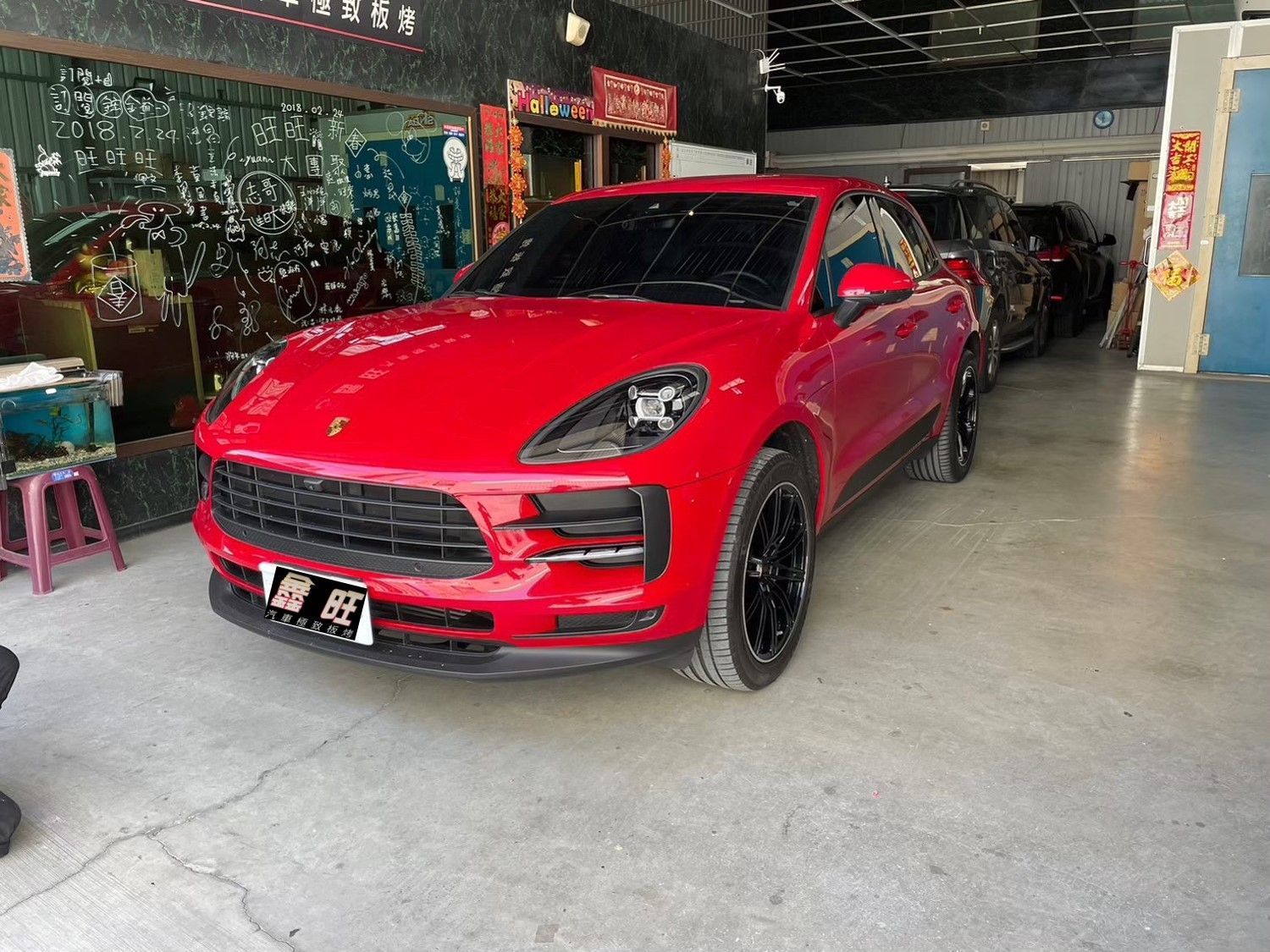 鑫旺汽車極致鈑烤板烤,
超跑車主指定專業鈑金頂級烤漆極致施工,
專精各式進口特殊車,高價車,環中路汽車鈑烤板烤,三十年鈑烤經驗,