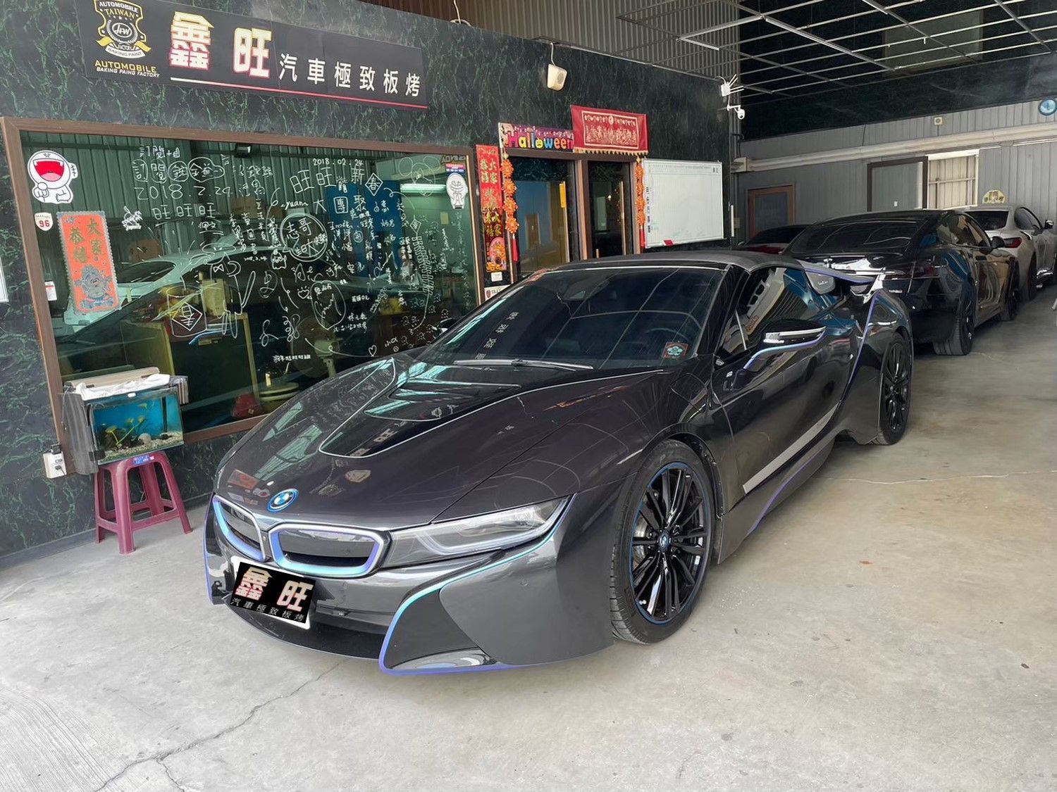 鑫旺汽車極致鈑烤板烤,
超跑車主指定專業鈑金頂級烤漆極致施工,
專精各式進口特殊車,高價車,環中路汽車鈑烤板烤,三十年鈑烤經驗,