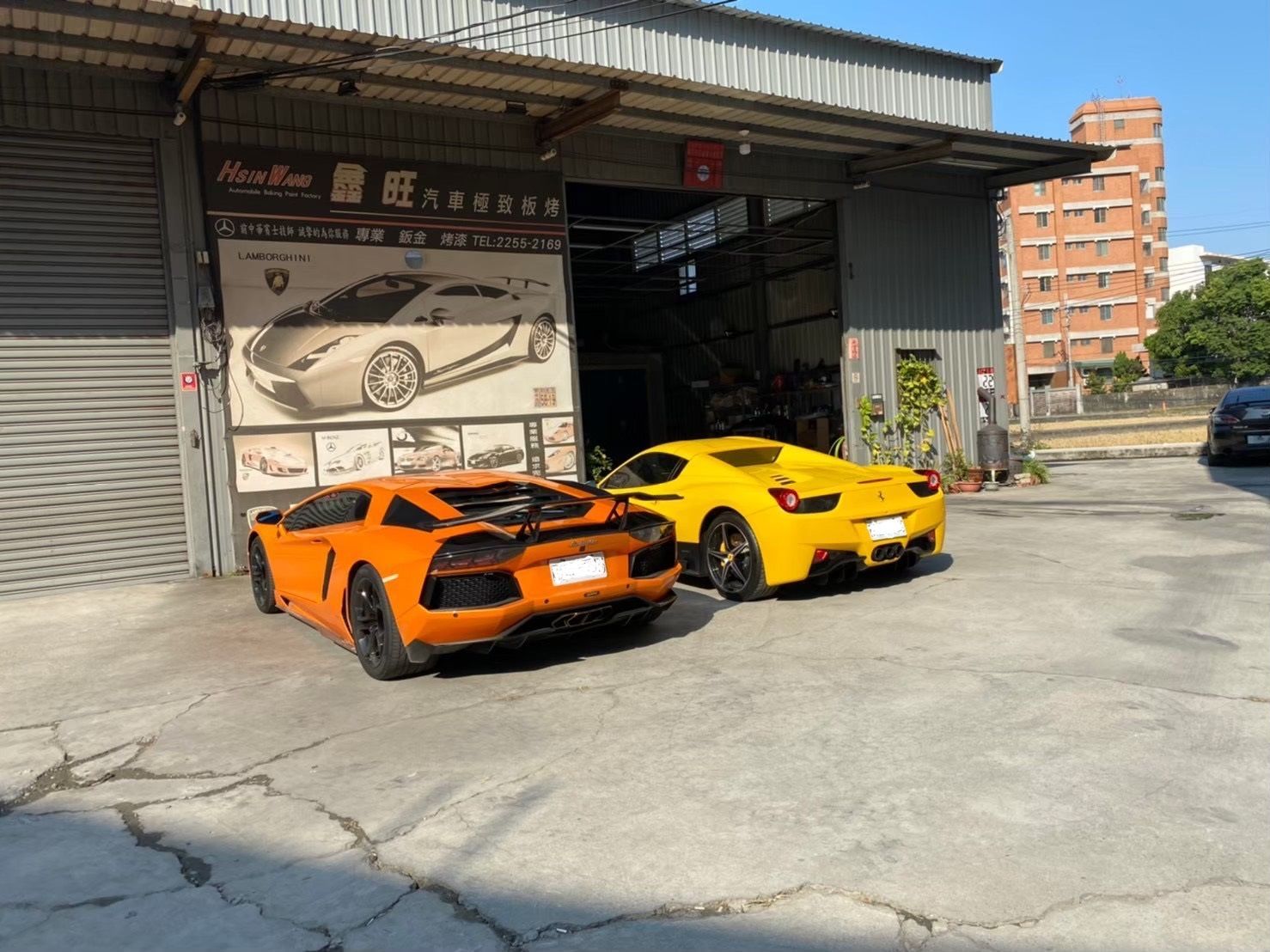 鑫旺汽車極致鈑烤板烤,
超跑車主指定專業鈑金頂級烤漆極致施工,
專精各式進口特殊車,高價車,環中路汽車鈑烤板烤,三十年鈑烤經驗,