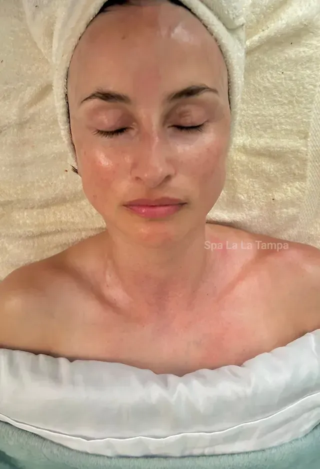 Cell renewal facial designed to refine texture and brighten skin Cell renewal facial designed to refine texture and brighten skin