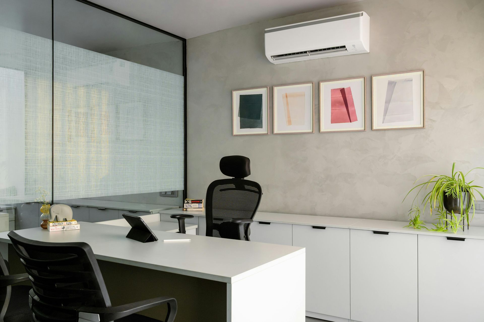 Bureaux avec unité murale