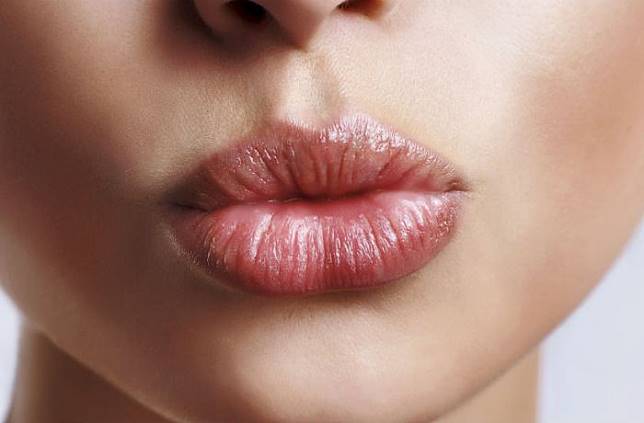 cara membedakan lipstik asli dan palsu