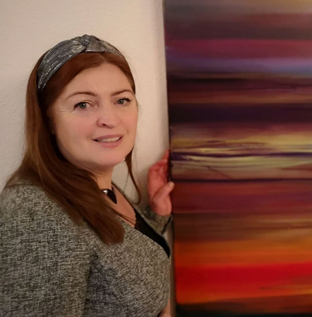 Foto happy client with artwork