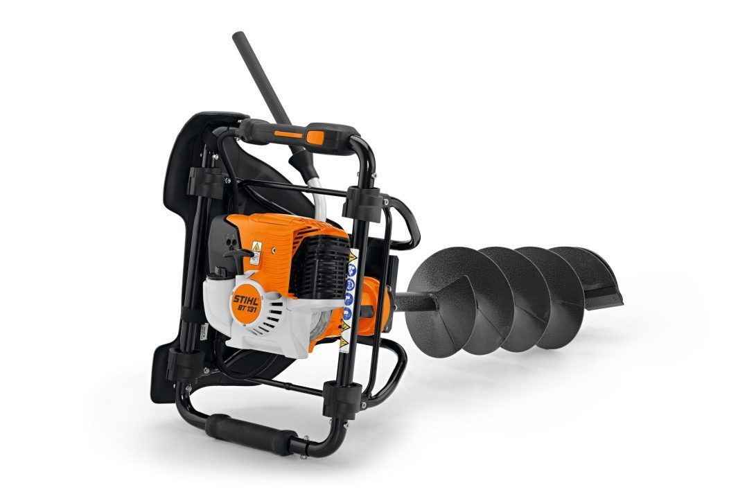 TARIÈRE THERMIQUE STIHL BT131 à louer chez Green Machine 