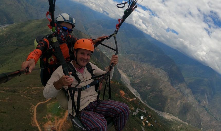 Parapente en el Cañón del Chicamocha