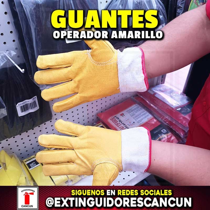 Una persona que lleva un par de guantes amarillos que dicen guantes operador amarillo.