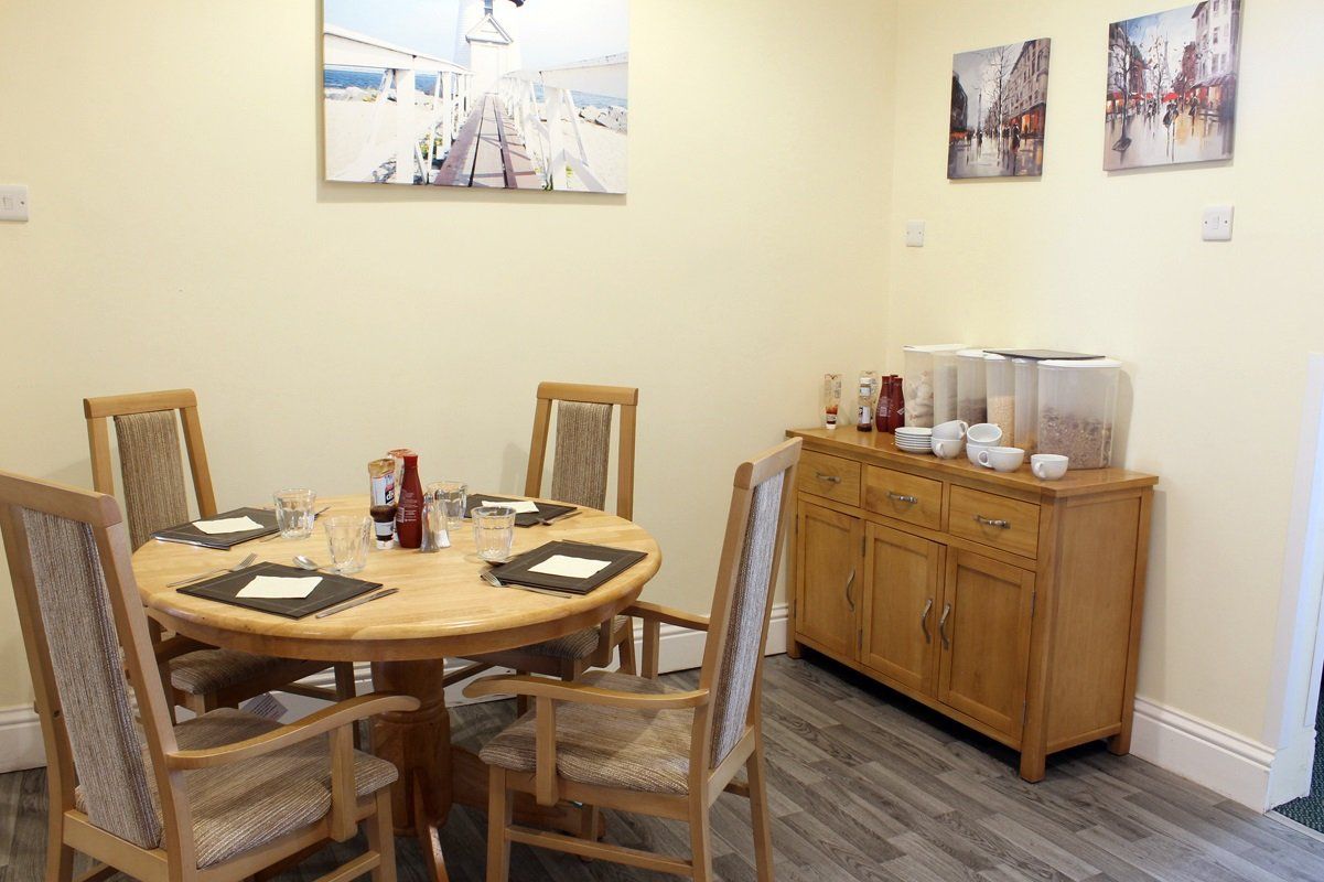 Mostyn Lodge Residential Care Home Keynsham, Bristol Dementia & Day
