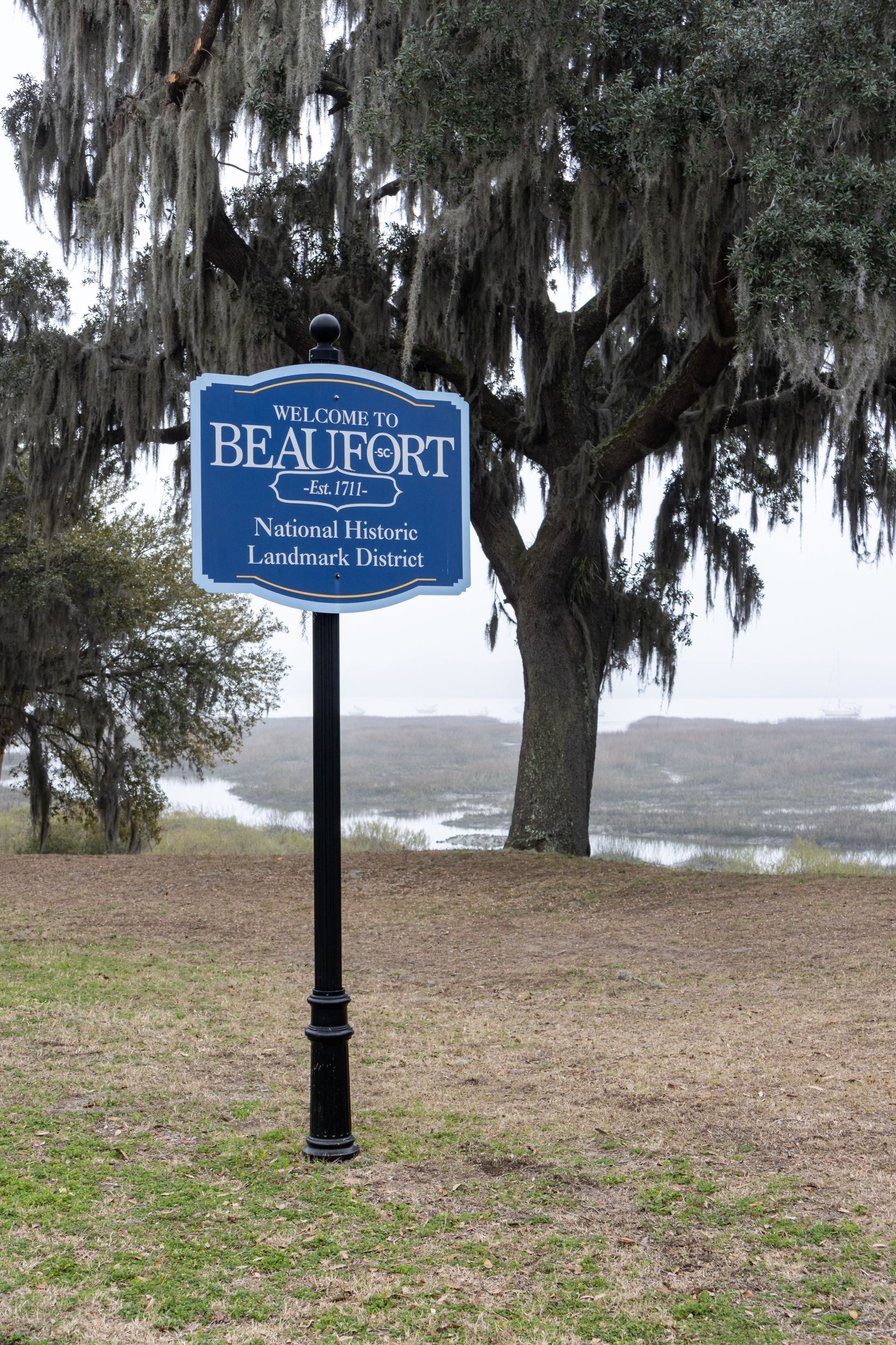 A blue sign that says beaufort on it