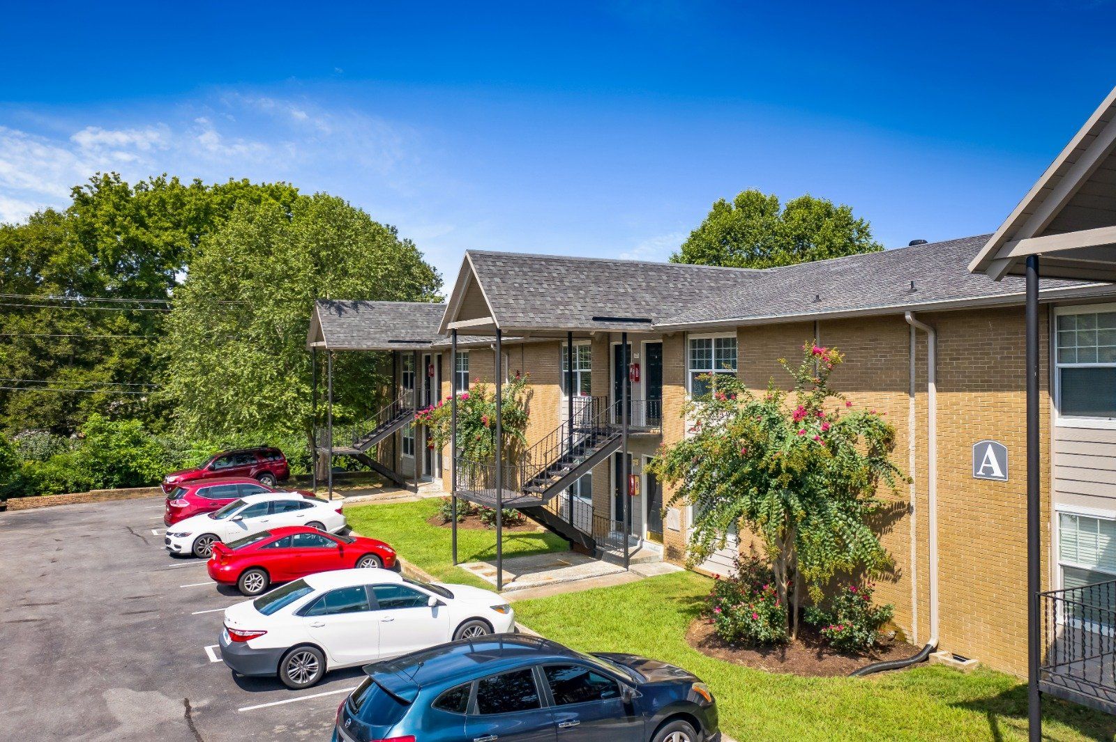 Maple Creek Apartments Apartment Details