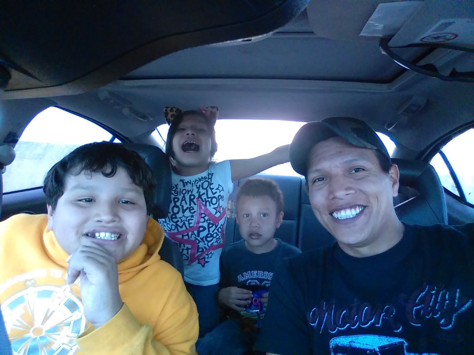 Thomas Janis with his kids