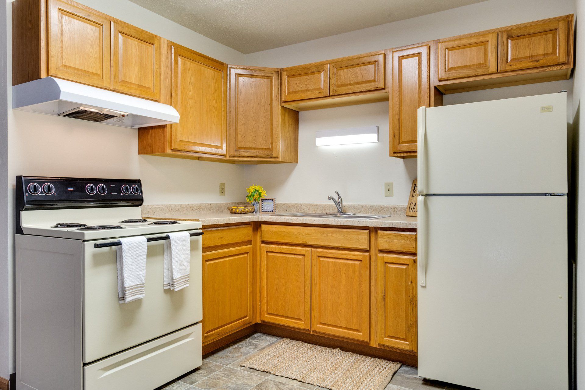 Property Details | Edgewood Arms Apartments | Fargo, ND