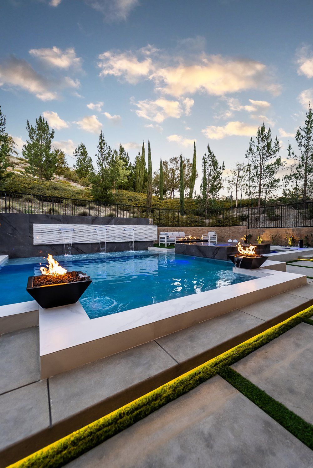 Luxury Swimming pool in Porter Ranch, CA.