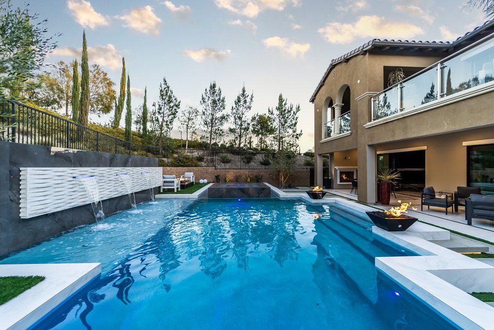Luxury Swimming pool in Porter Ranch, CA.