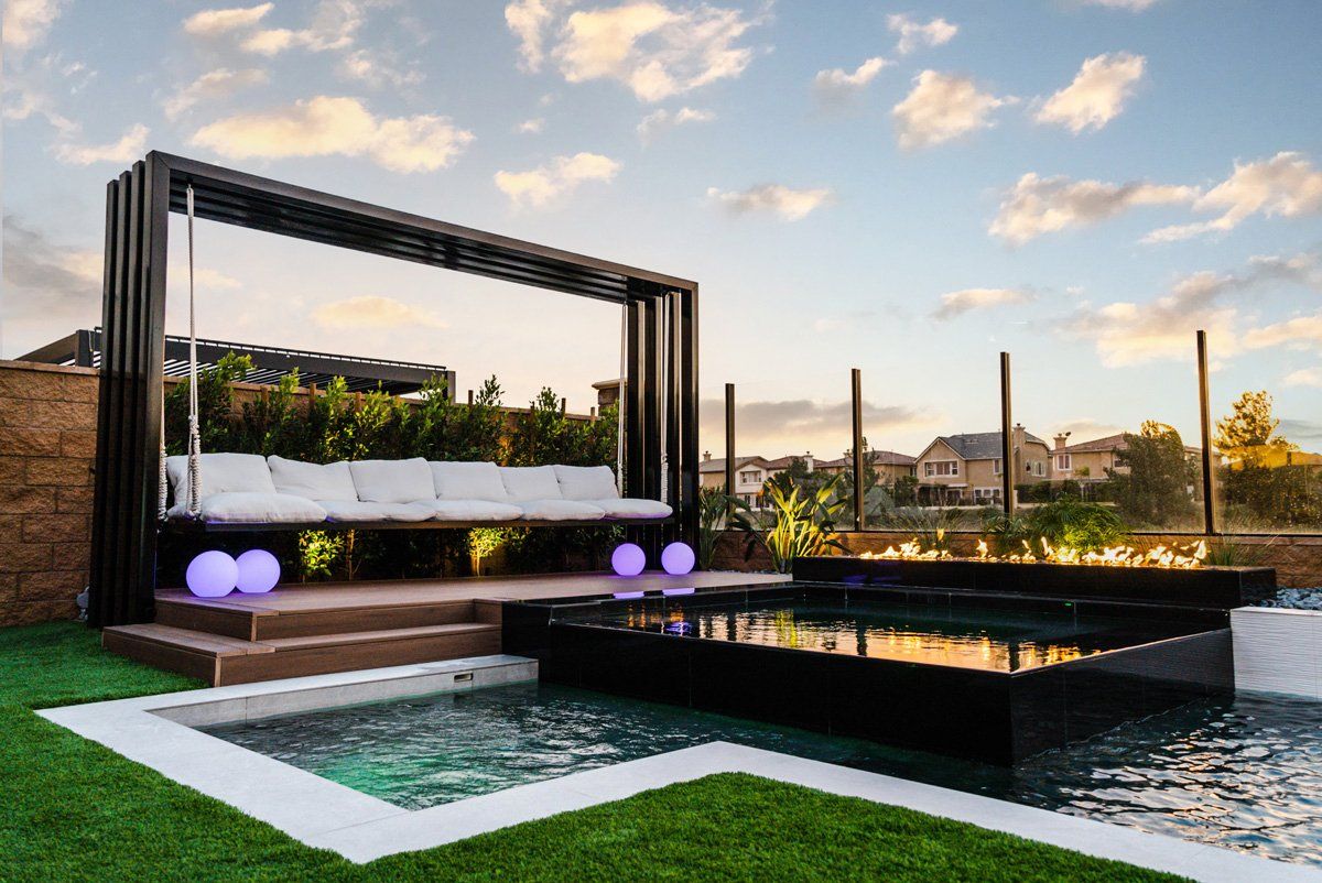 Luxury Swimming pool in Porter Ranch, CA.