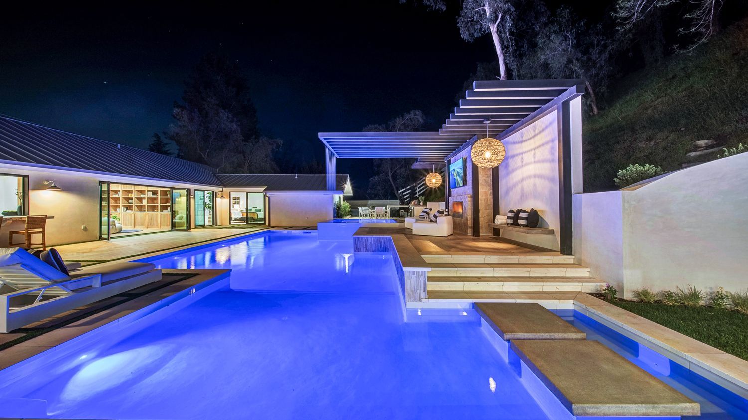 Luxury swimming pool design and construction by Westmod in Hidden Hills, CA.