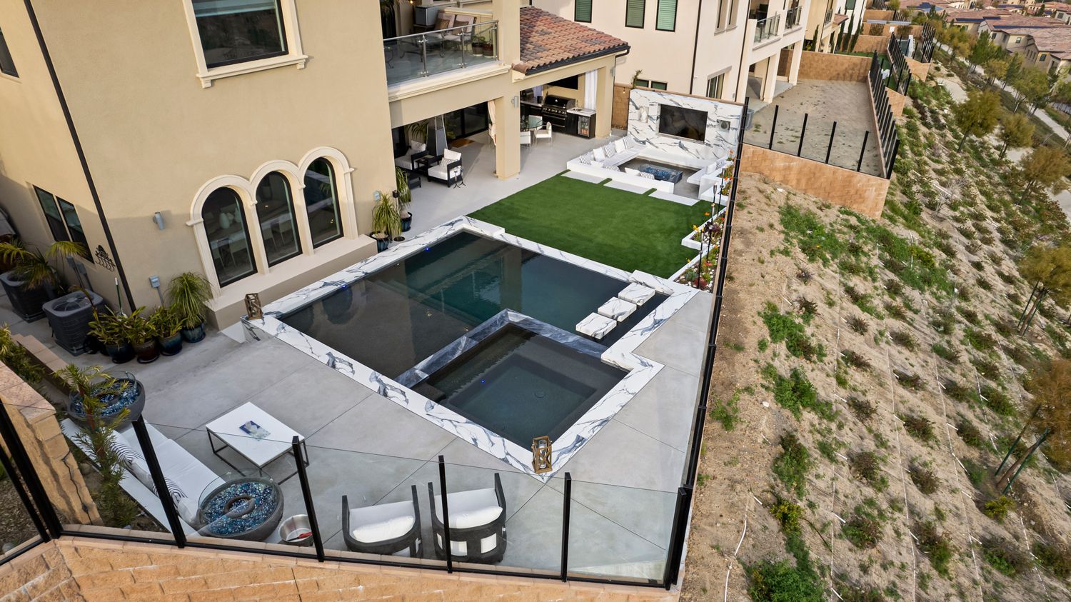 Luxury Swimming pool in Porter Ranch, CA.