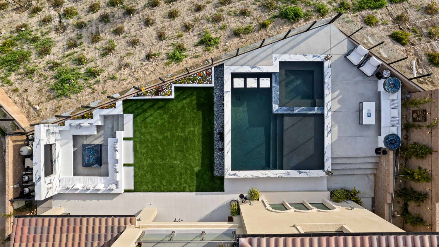 Luxury Swimming pool in Porter Ranch, CA.