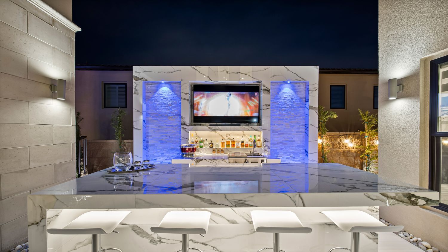 Luxury Swimming pool in Porter Ranch, CA.