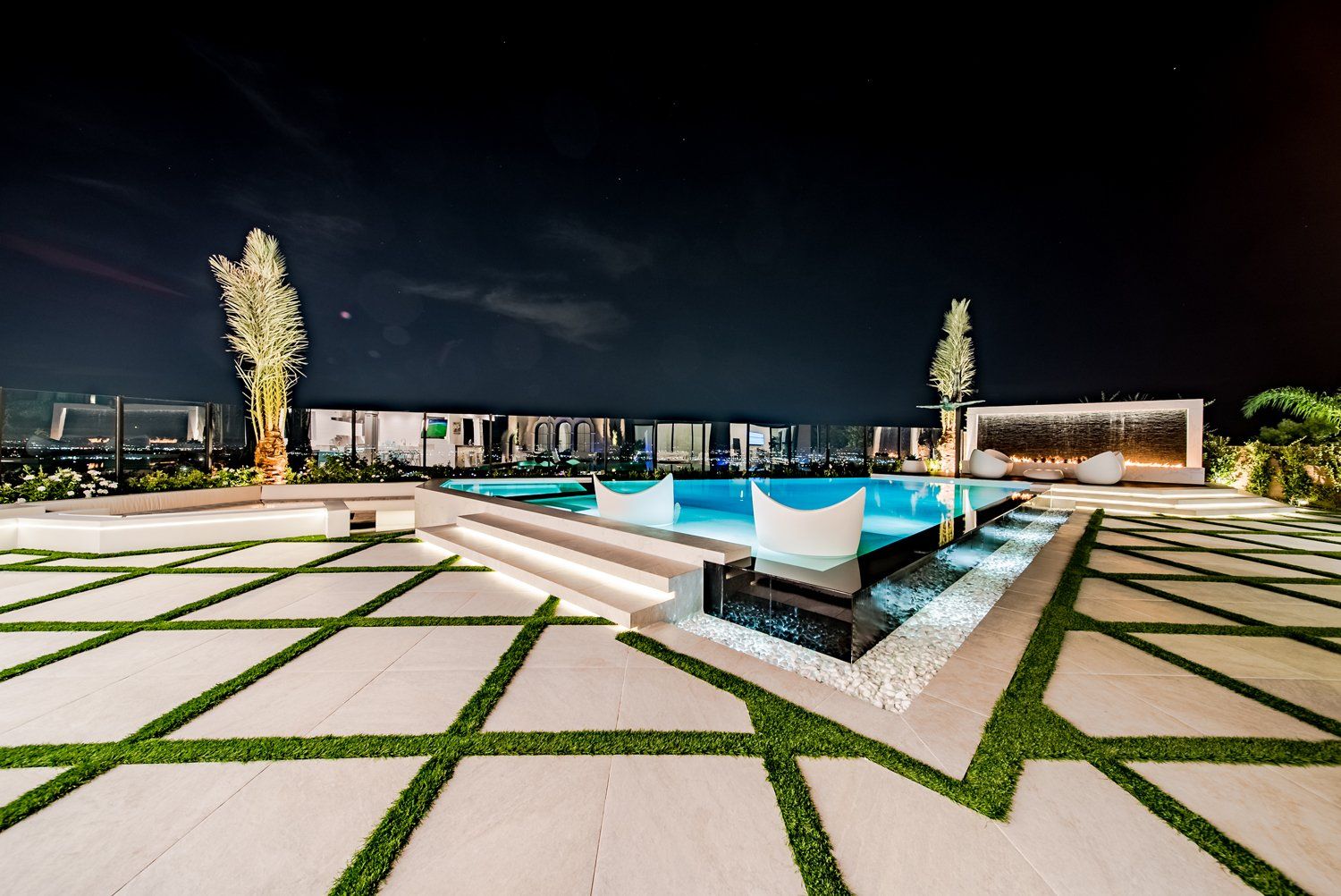 Luxury Swimming pool in Porter Ranch, CA.