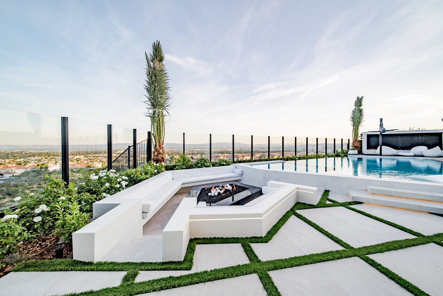 Luxury Swimming pool in Porter Ranch, CA.