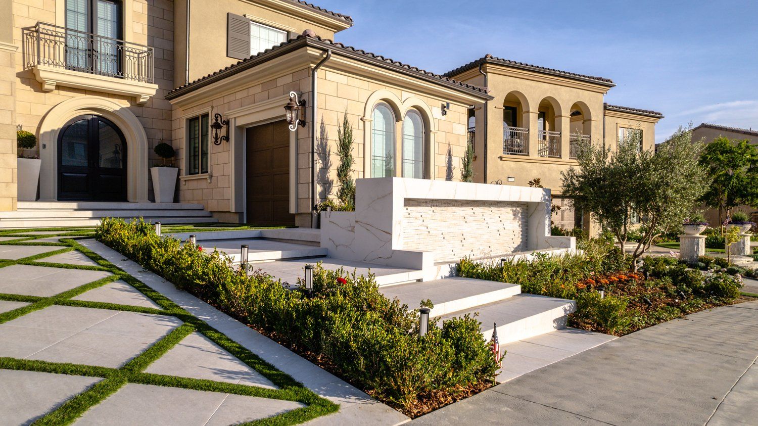 Luxury Swimming pool in Porter Ranch, CA.