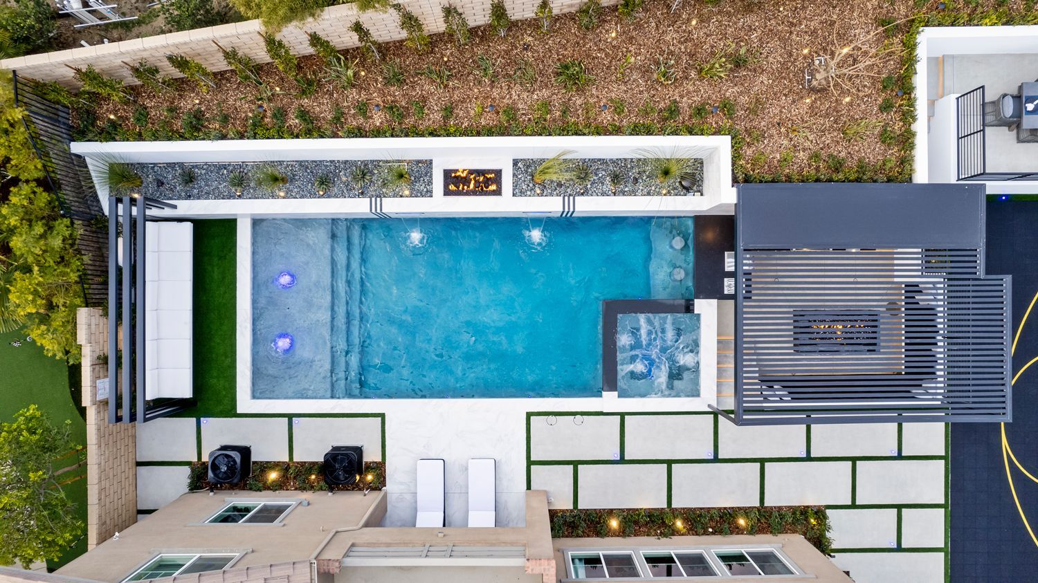 Luxury Swimming pool in Porter Ranch, CA.