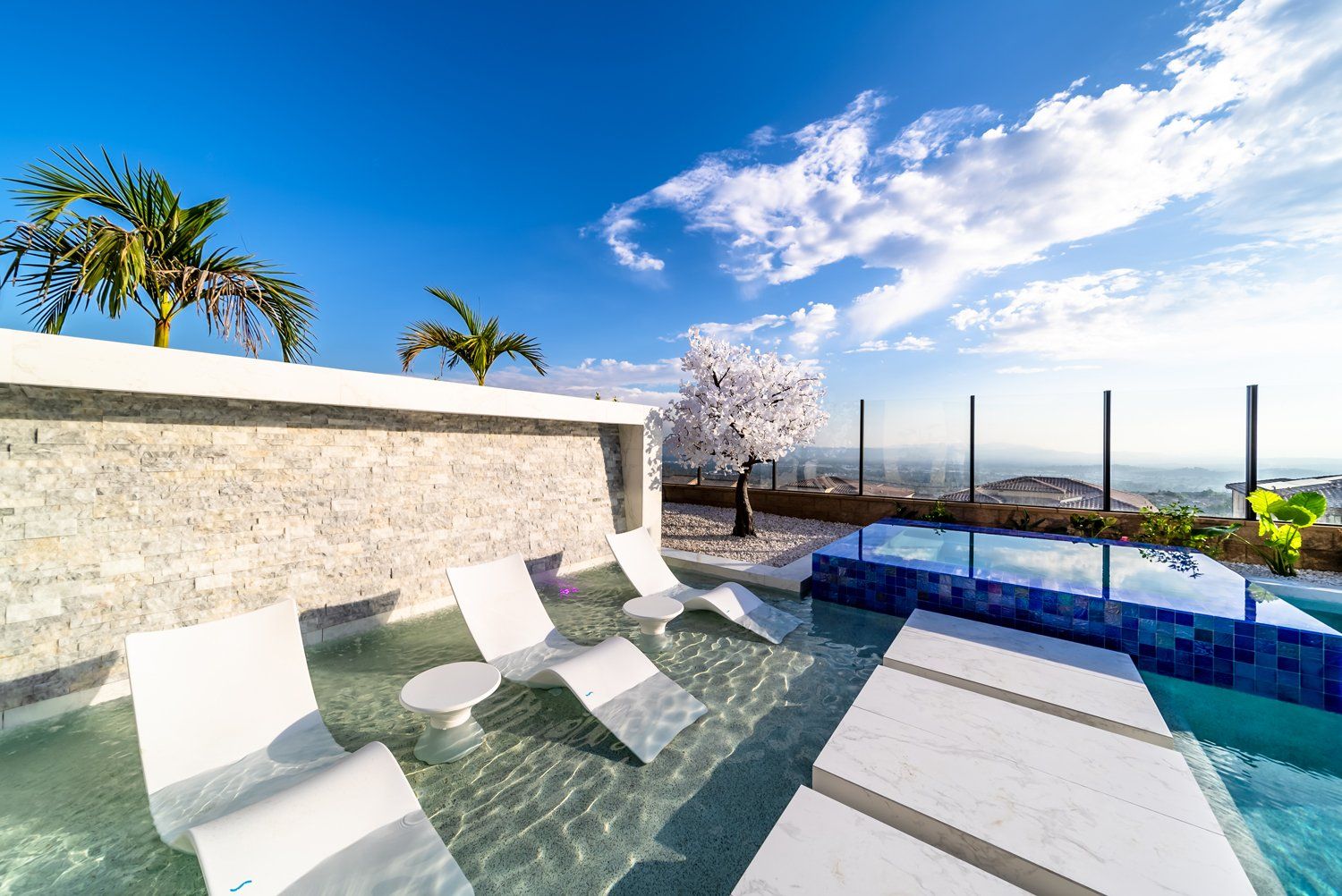 Luxury Swimming pool in Porter Ranch, CA.