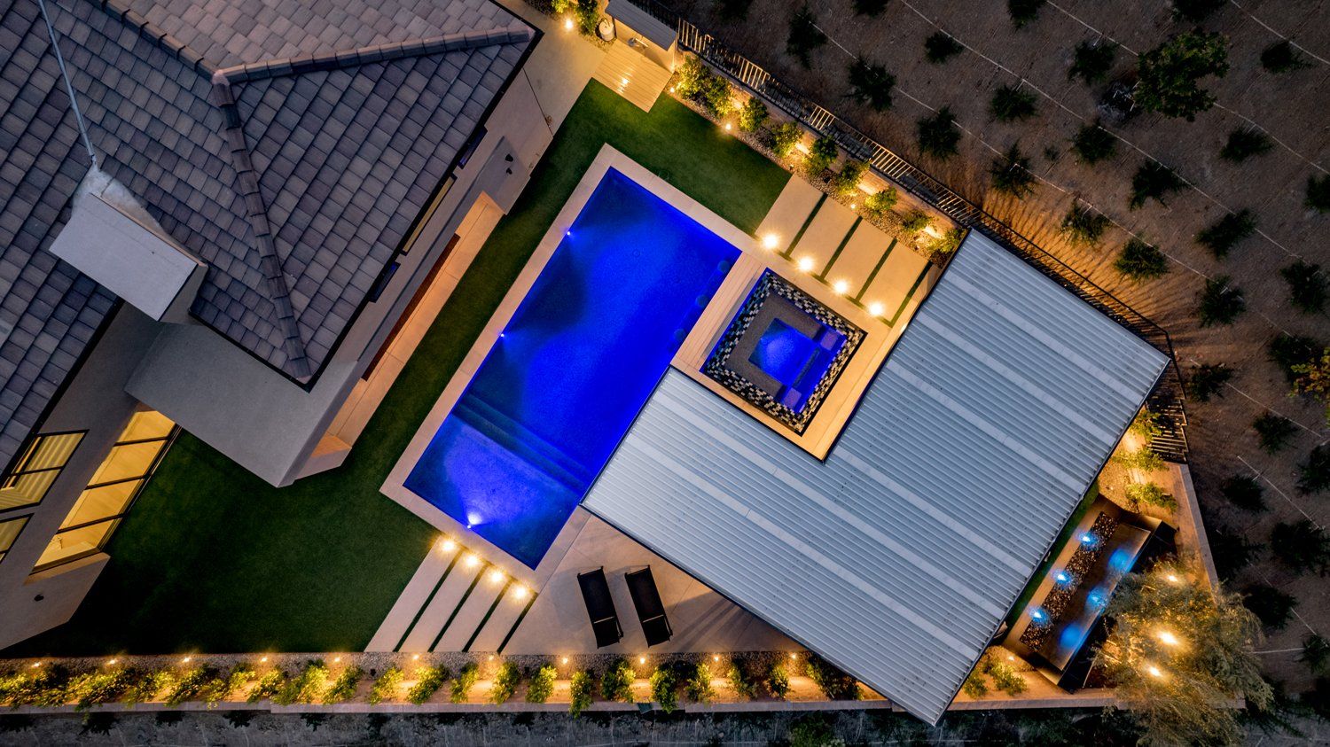 Luxury Swimming pool in Porter Ranch, CA.