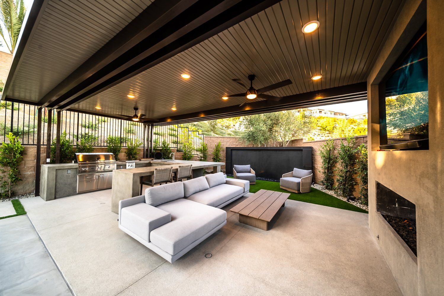 Luxury Swimming pool in Porter Ranch, CA.