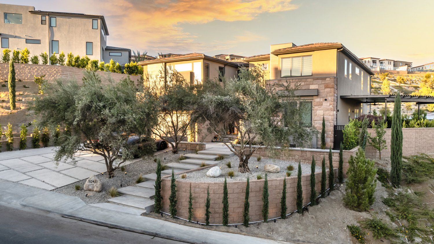 Luxury Swimming pool in Porter Ranch, CA.