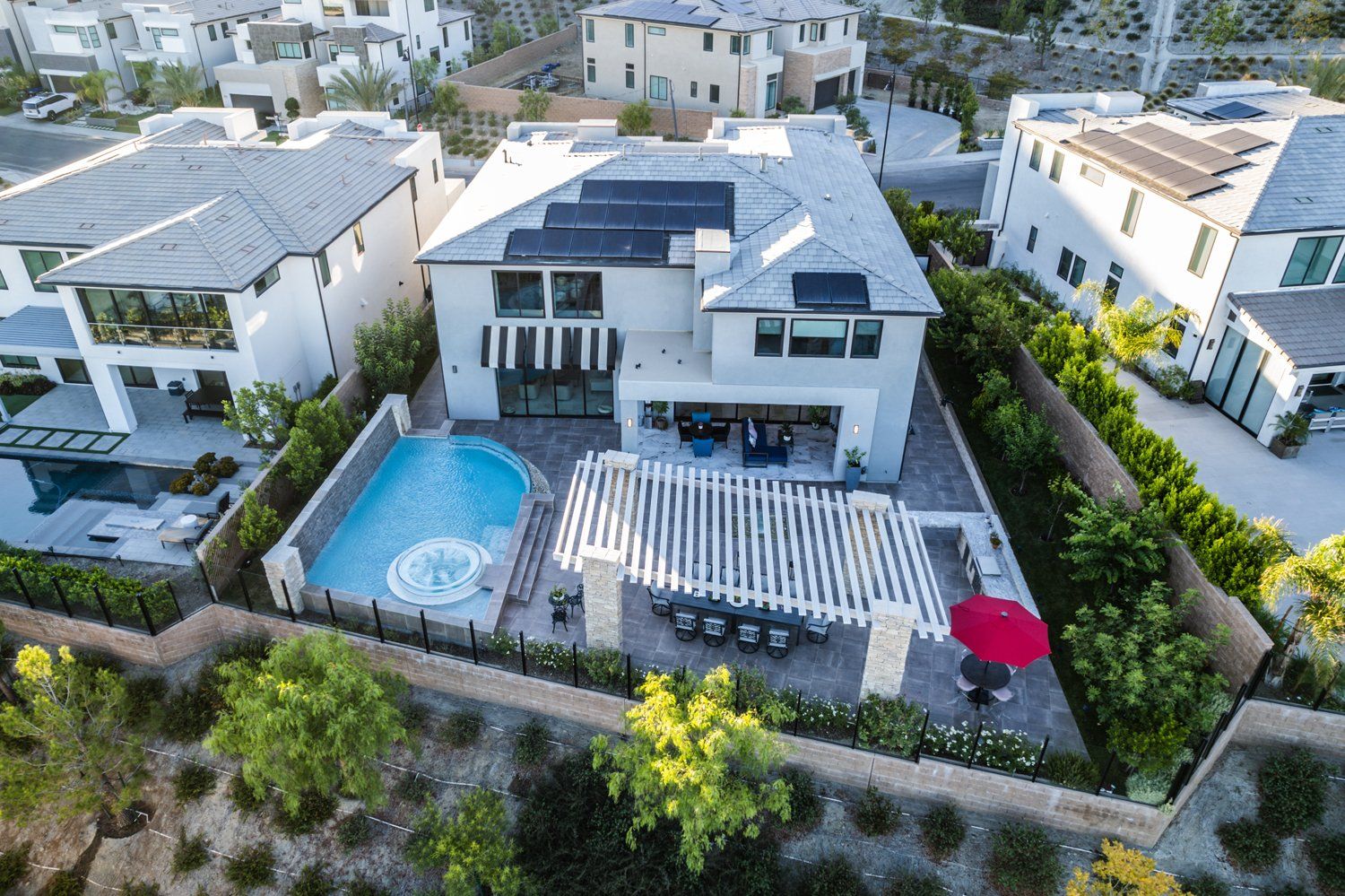 Luxury Swimming pool in Porter Ranch, CA.