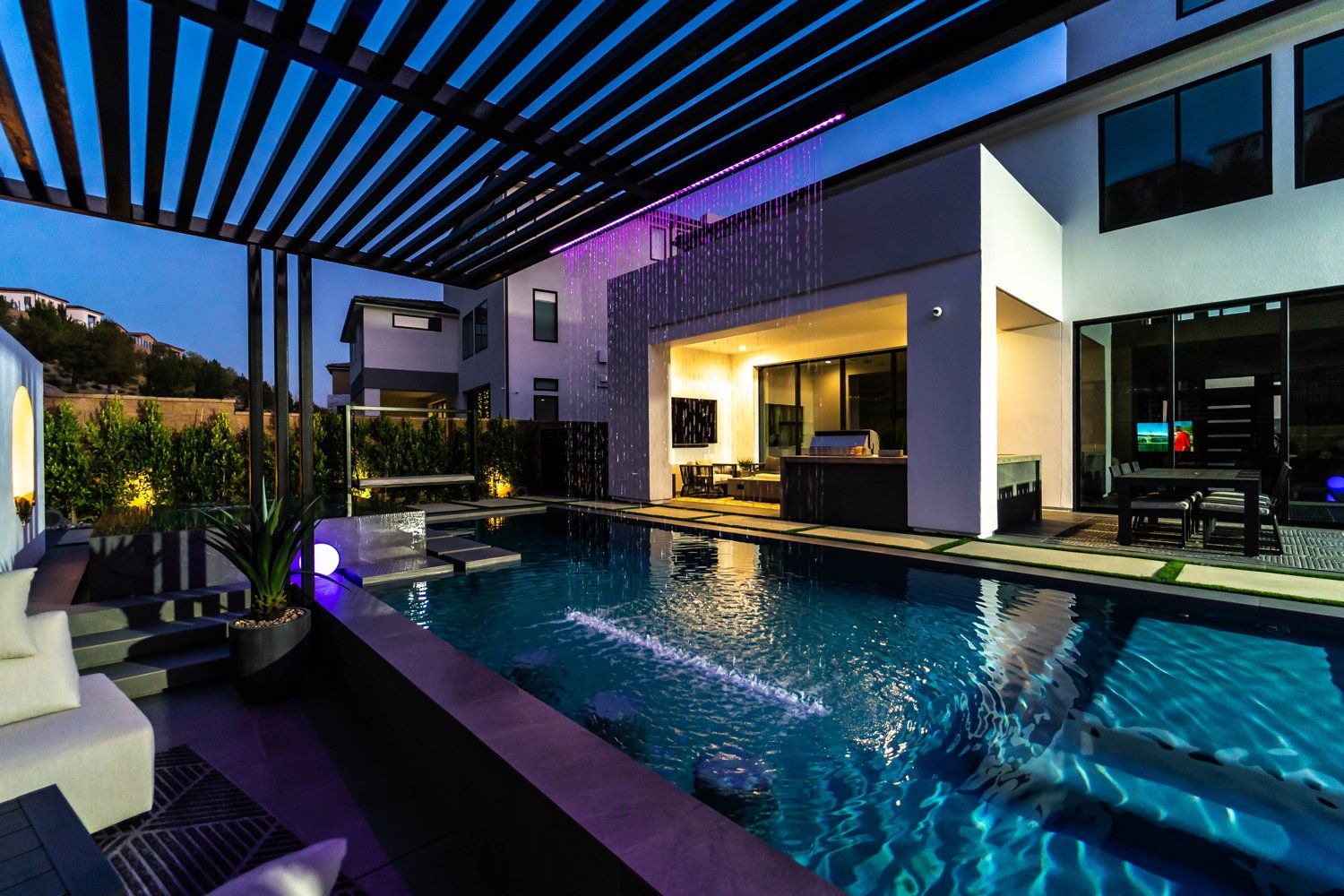 Luxury Swimming pool in Porter Ranch, CA.