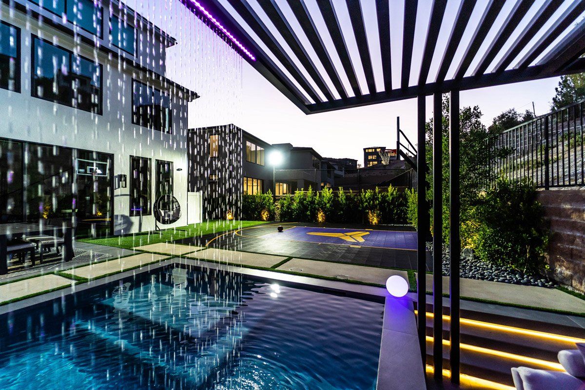 Luxury Swimming pool in Porter Ranch, CA.