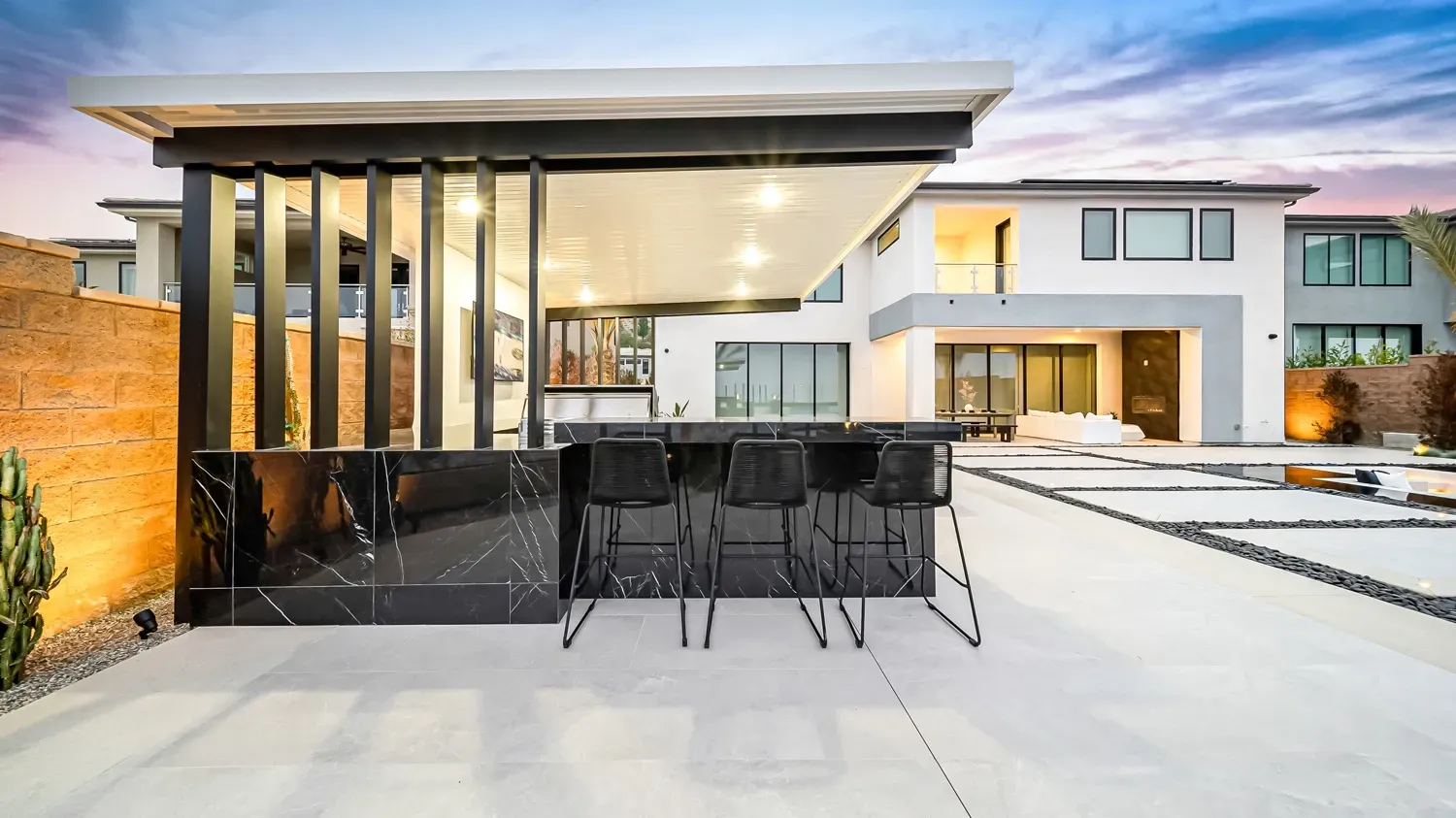 Luxury swimming pool design and construction by Westmod in Porter Ranch, CA.