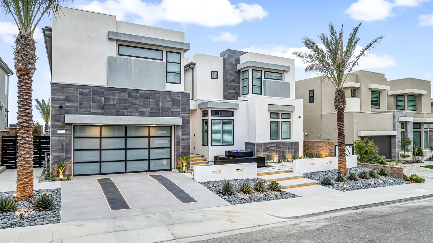 Luxury swimming pool design and construction by Westmod in Porter Ranch, CA.