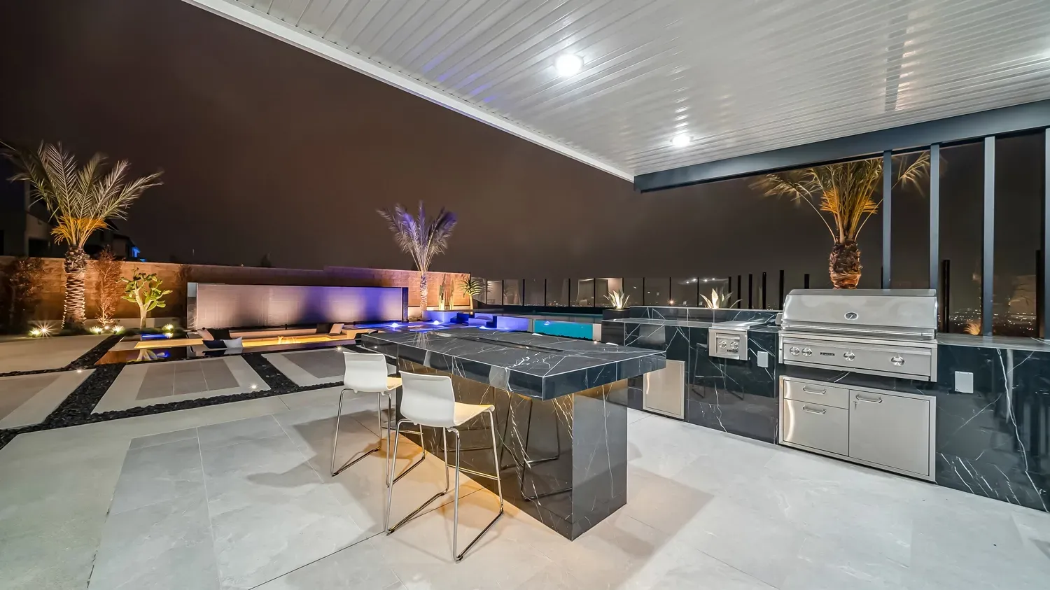 Luxury swimming pool design and construction by Westmod in Porter Ranch, CA.