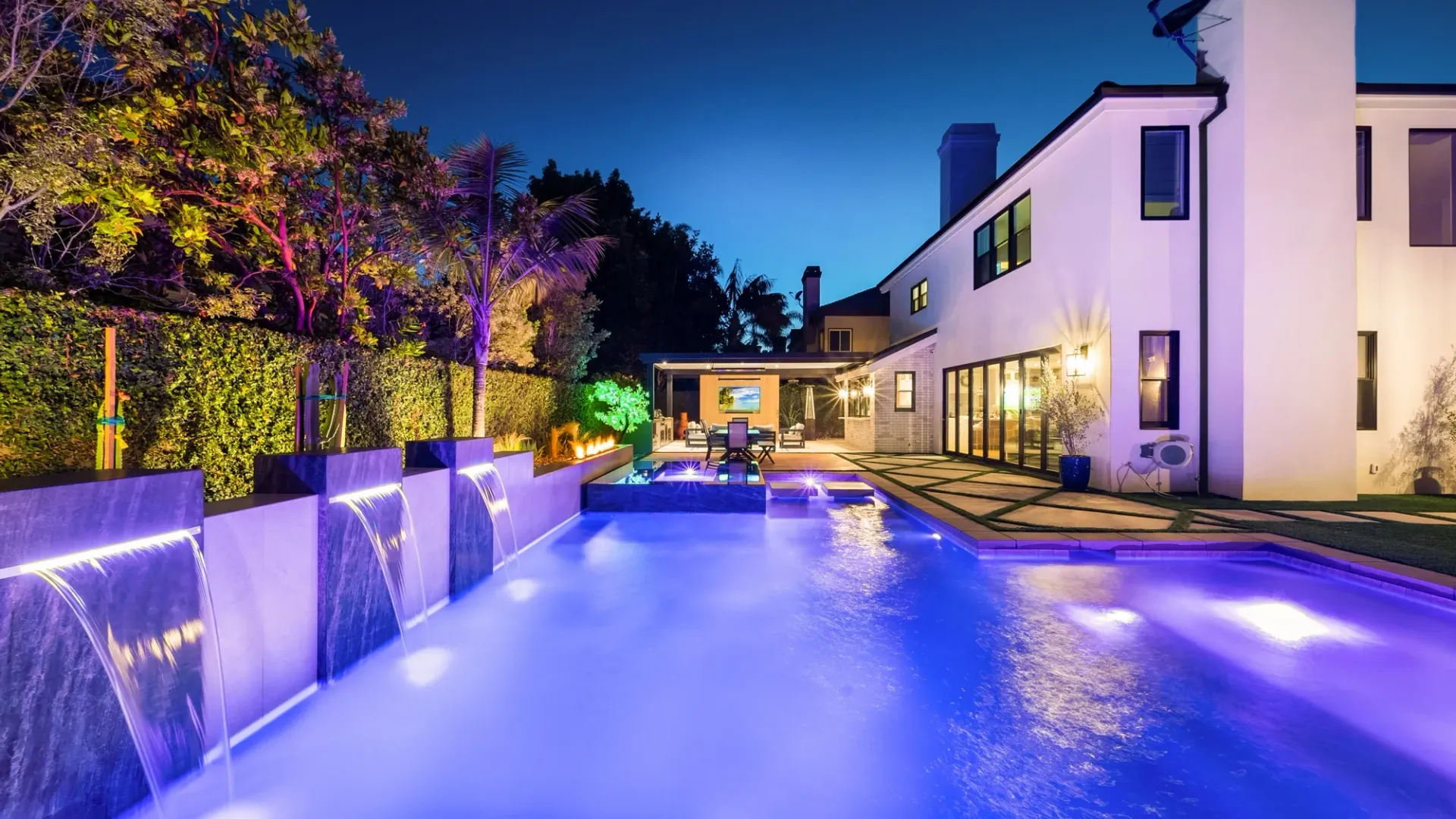 Rhythm by Westmod. Luxury Pool Build in Huntington Beach, CA.